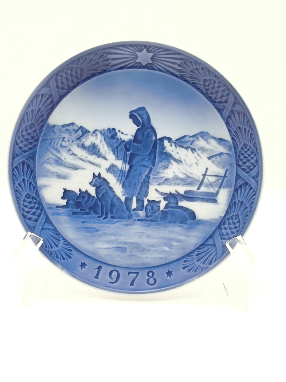 Born in 1978? This Royal Copenhagen Plate is Mush-Have Vintage!